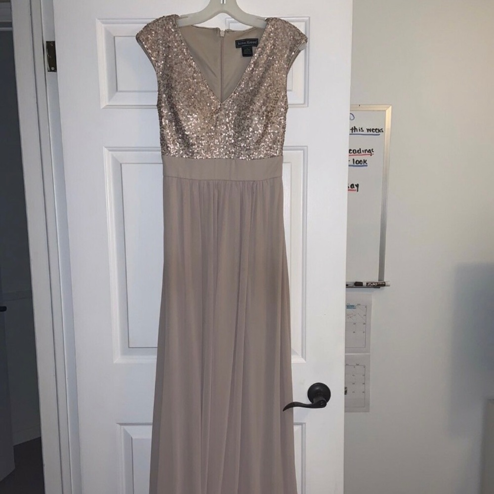 Champagne Jessica Howard Cap Sleeve Sequin and Chiffon A-line Gown. Size 4